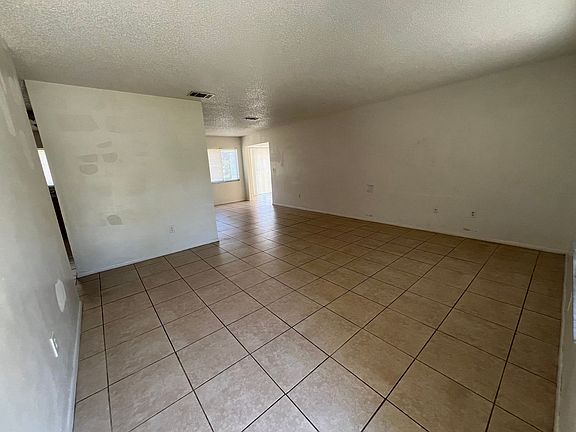 3rd image of 18010 Edgewater Dr