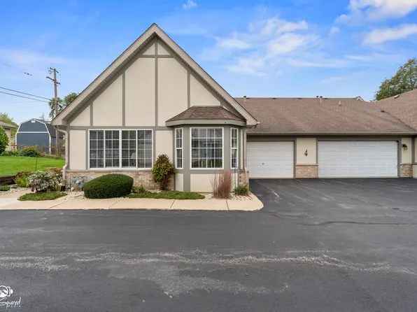 1676 Willow Circle Dr, Crest Hill, IL 60403