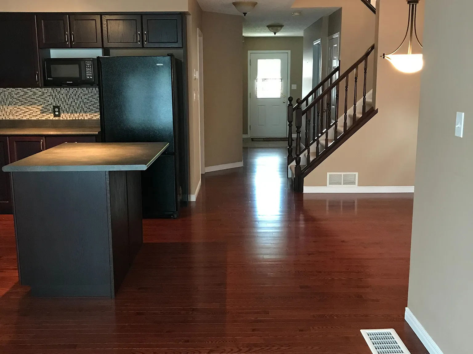 5 bed, $3,200 — Photo 2