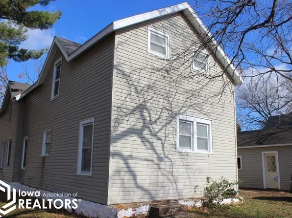 814 1st Ave, Ackley, IA 50601