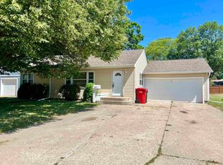 604 E 17th St, Yankton, SD 57078