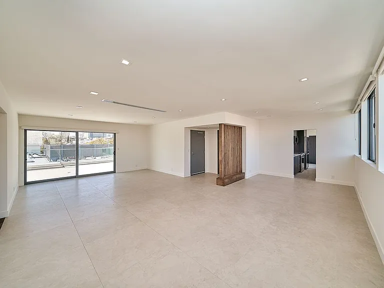 145 S Maple Dr #Penthouse 401 — Photo 9
