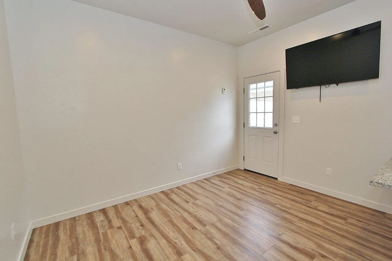 2 bed, 949 sqft, $1,475 — Photo 3