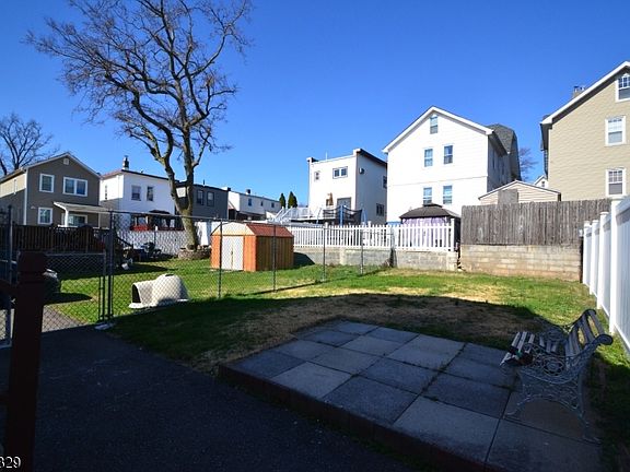 4th image of 655 Chestnut St