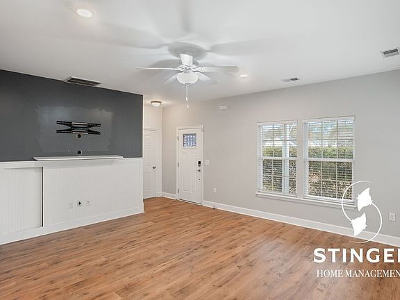 3rd image of 43 Wintergreen Dr