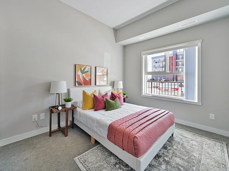 425 Ballantrae Dr — Photo 13