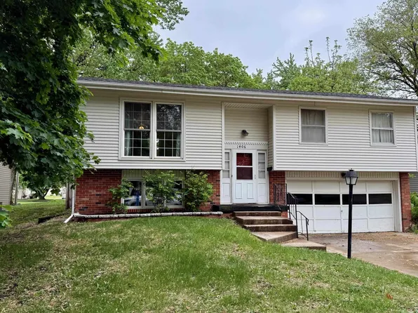 1406 Jackson Ave, Spirit Lake, IA 51360
