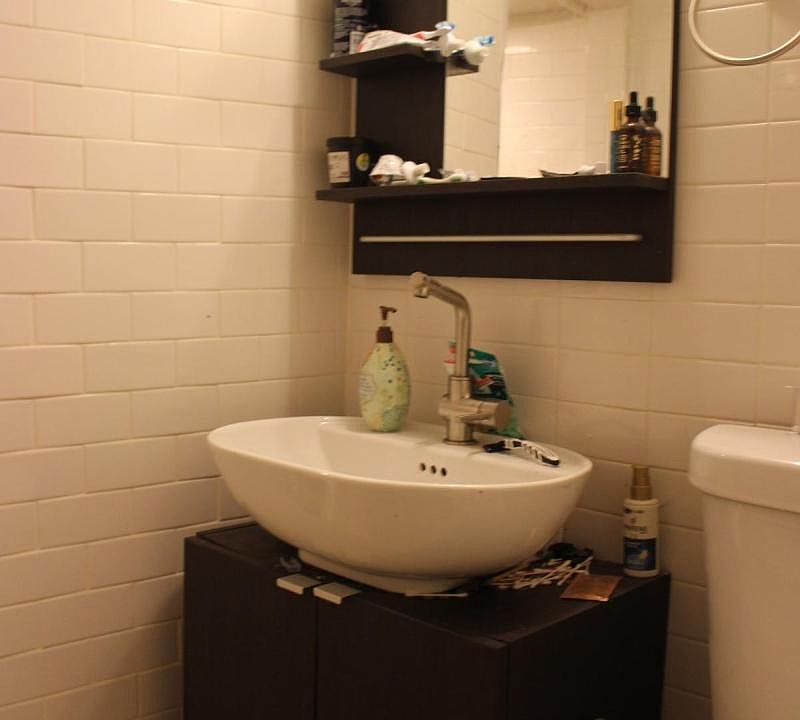 2nd image of 20 Bartlett Pl #A2a