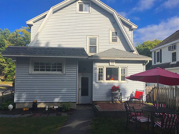 4th image of 352 Marshland Ct