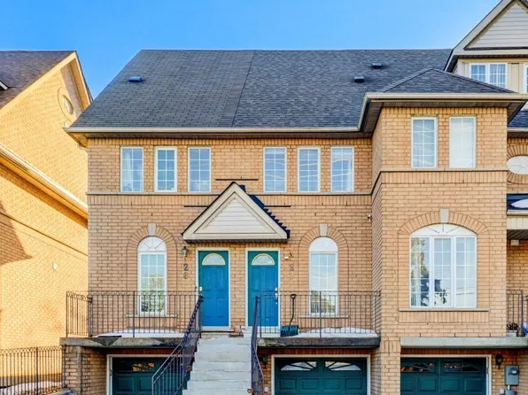 75 Strathaven Dr E #27, Mississauga, ON L5R 3W1