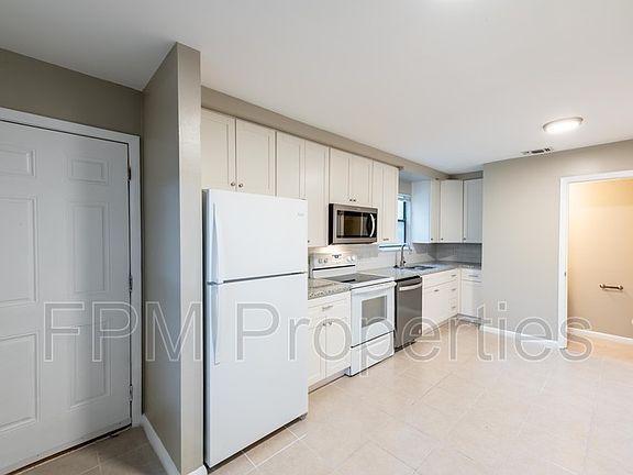 5th image of 880 Hibiscus St
