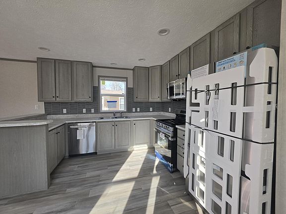 2nd image of 35 C St SW #35