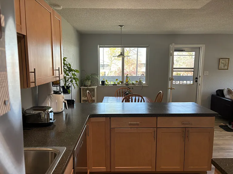 From kitchen to dining rm and front door
