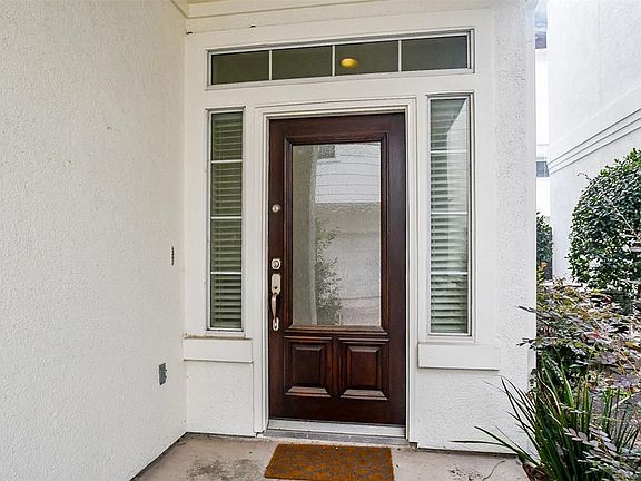 3rd image of 612 Leverkuhn St