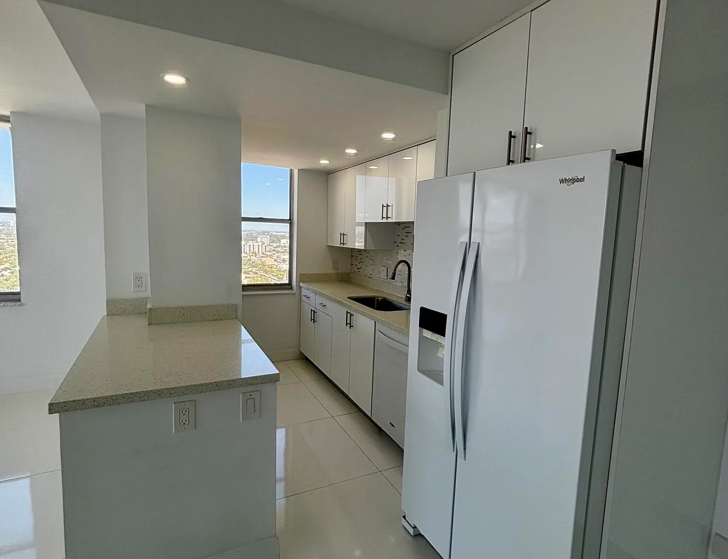 2 bed, 2.0 bath, 1000 sqft, $2,750 — Photo 3