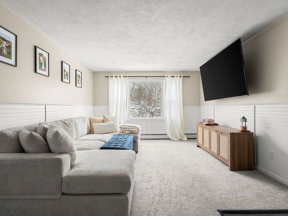 4th image of 913 State Rd APT 14