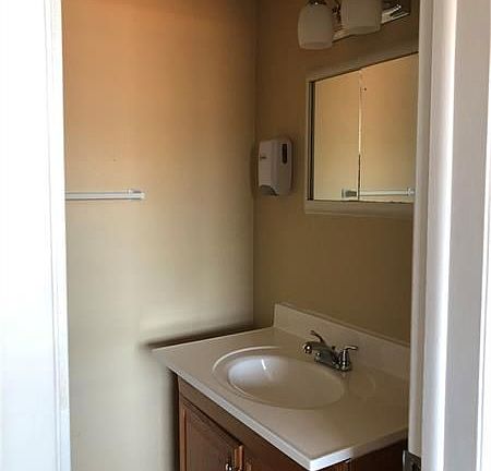 2nd image of 3041 NE 49th St #206