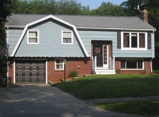 106 Lawndale Rd, Mansfield, MA 02048