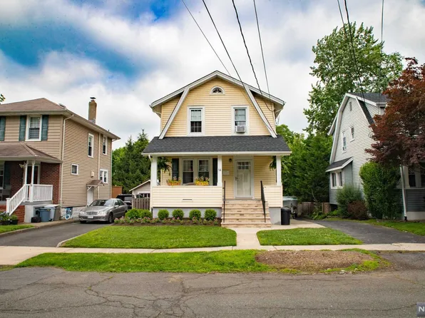 14 Summit Pl, Haworth, NJ 07641
