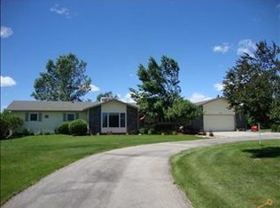 1135 Penny Ln, Rapid City, SD 57702
