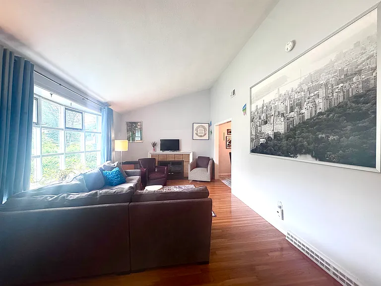 11 Tirrell Cres #11 — Photo 8