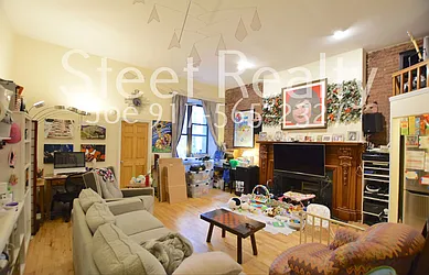 Rented by Street Realty Brokerage LLC