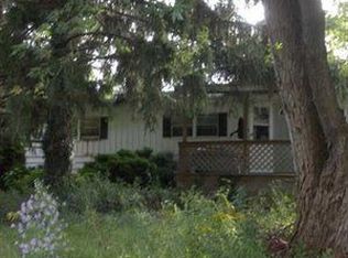 32 Old Fredonia Rd, Mercer, PA 16137