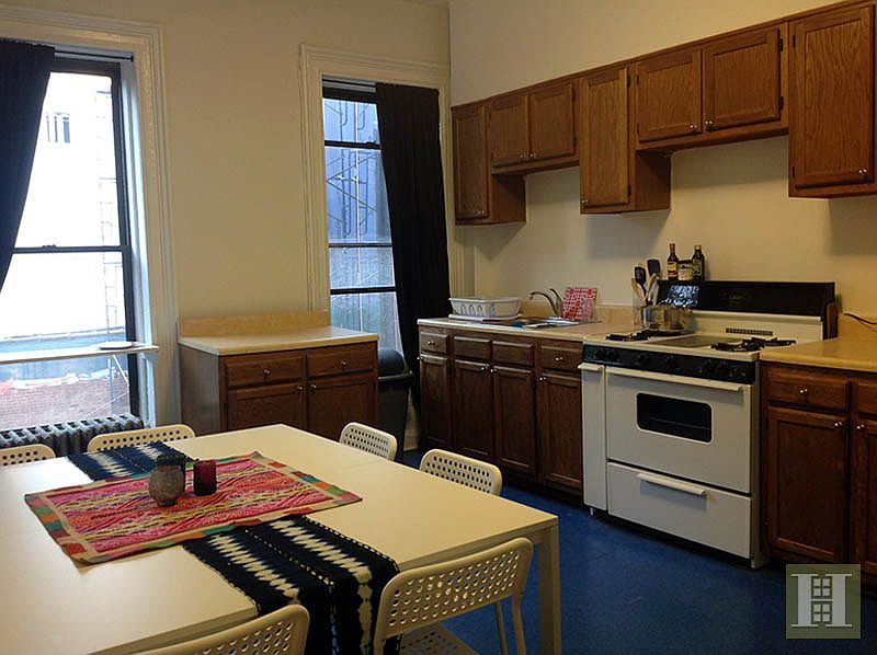 2nd image of 547 Henry St #2