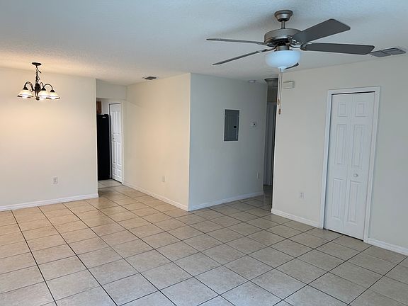 3rd image of 4118 Flying Fortress Ave