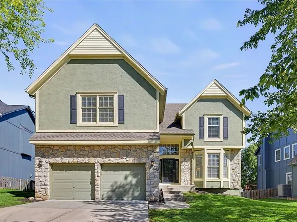 8006 W 129th Ter, Overland Park, KS 66213