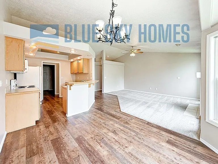 7530 N Matlock Ave — Photo 2
