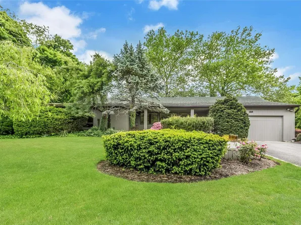 150 Walnut Drive, East Hills, NY 11576