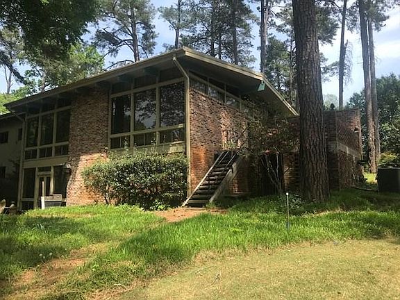 3rd image of 101 Holloway Ct