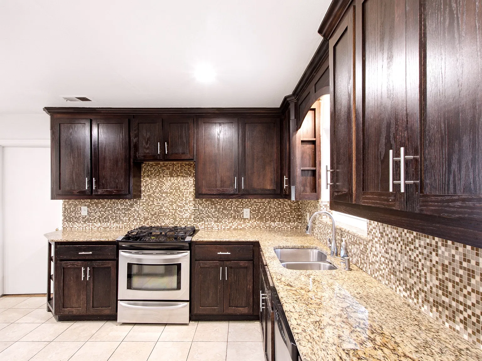 3 bed, 1269 sqft, $2,650 — Photo 4