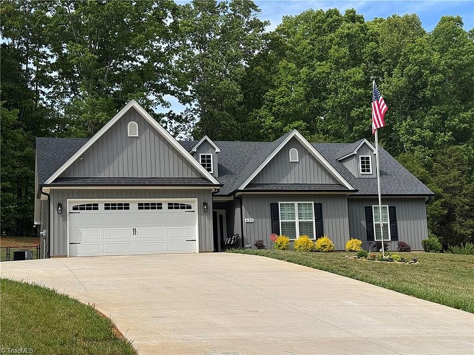 1st image of 429 Winchester Dr
