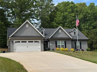 429 Winchester Dr, King, NC 27021