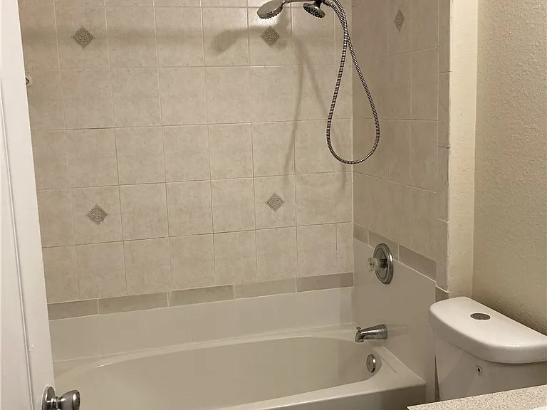 4415 SW 7th Pl — Photo 8