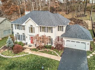 1739 Baxter Forest Valley Ct, Chesterfield, MO 63005