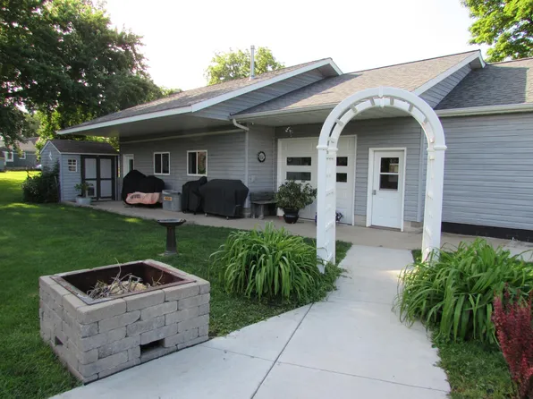 200 Kenzie St, Sherburn, MN 56171