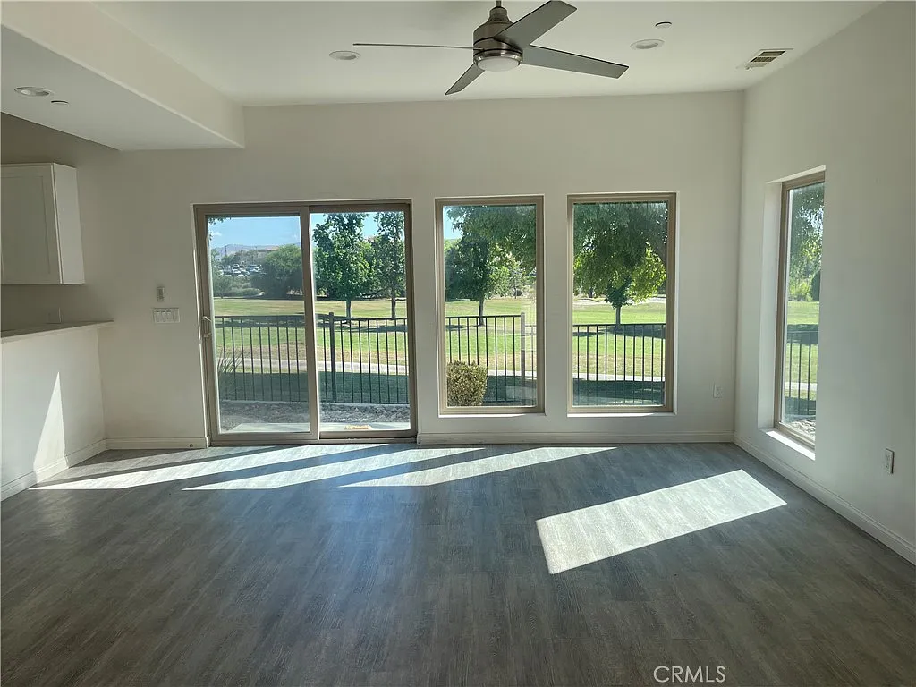 3 bed, 1332 sqft, $2,800 — Photo 2