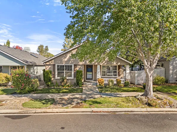 3353 Hidden Springs Dr, Medford, OR 97504