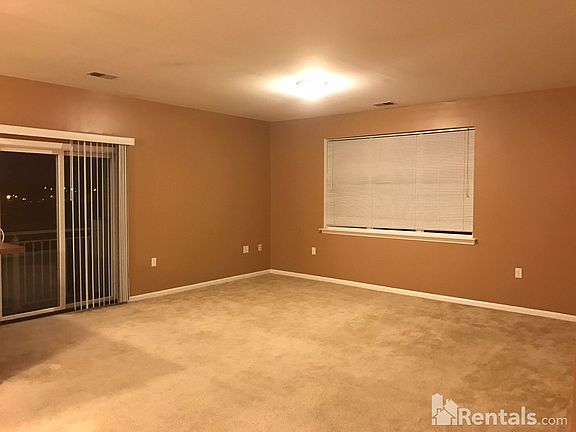4th image of 920 Southmoor Dr Unit 301