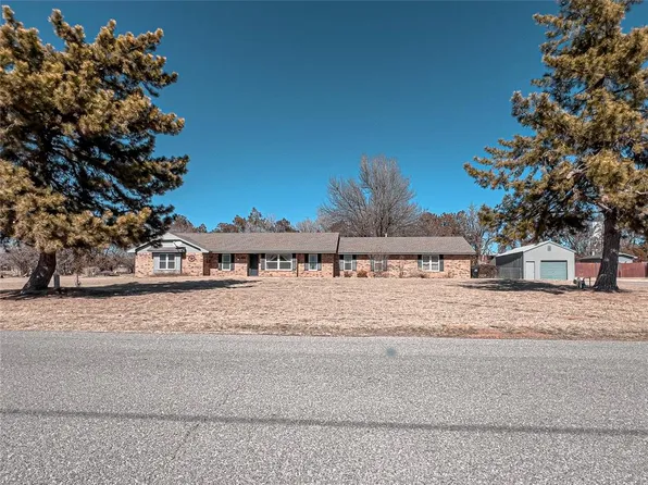 809 W Fastrunner Rd, Fort Cobb, OK 73038