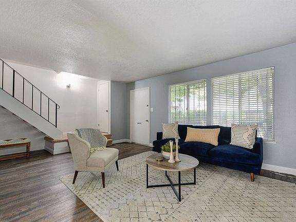 4th image of 8887 Salmon Falls Dr APT B