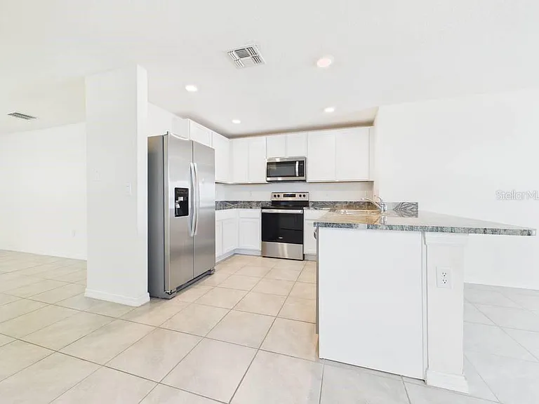 649 Sunlit Coral St — Photo 9