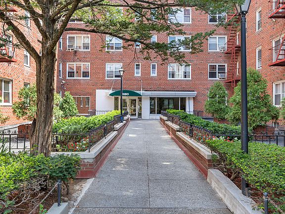2nd image of 480 Riverdale Ave APT 3D