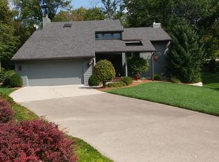 6 Brians Ln, Fairfield, OH 45014