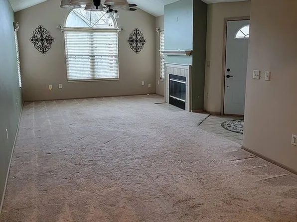 310 Pine Ridge Ct, Bellefontaine, OH 43311