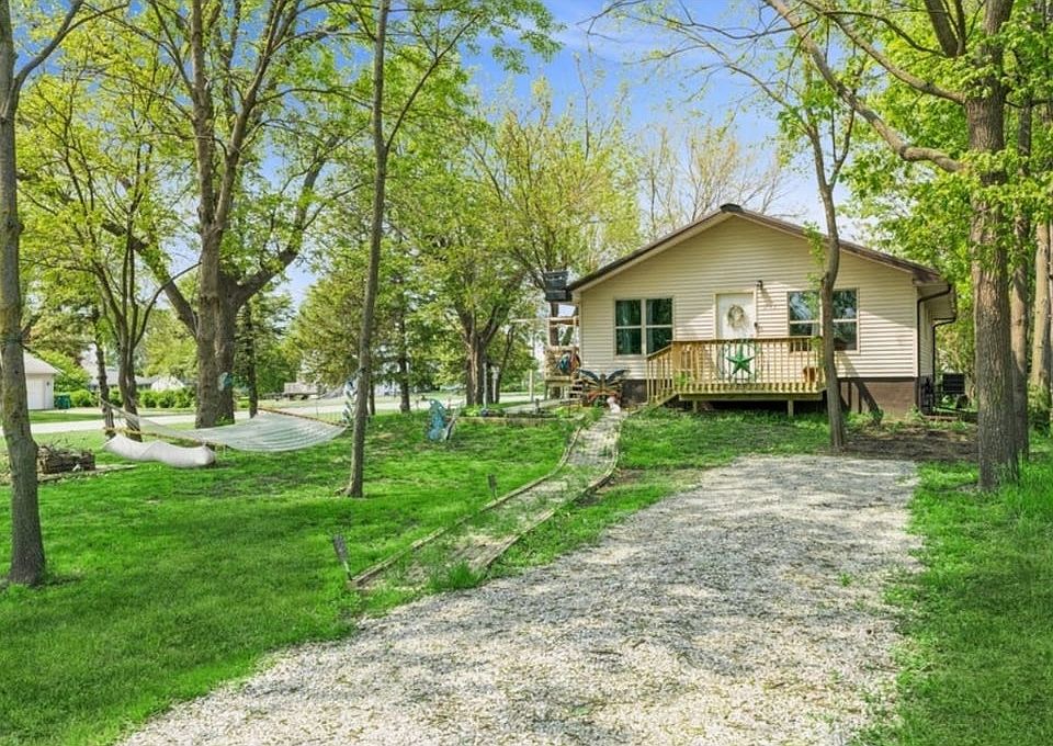 215 4th St NW, Mitchellville, IA 50169 MLS 673524 Zillow