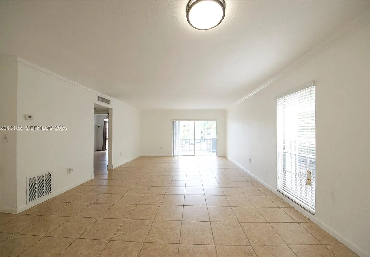 Dadeland Grove Condo — Photo 3